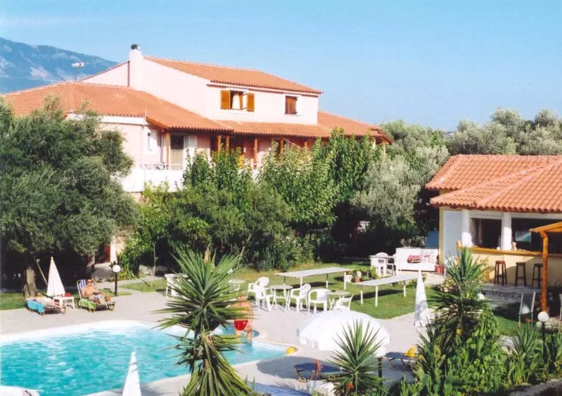 Pythos Studios & Apartments