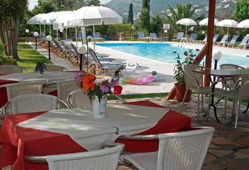 Pythos Studios & Apartments