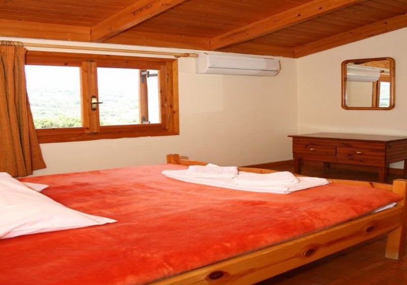 Pythos Studios & Apartments