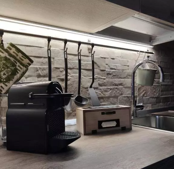 تختخواب و صبحانه Tizzy Apartment & Rooms