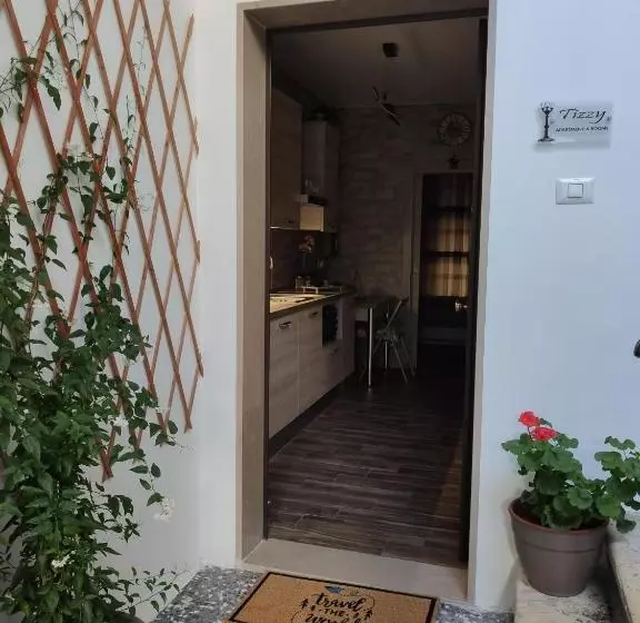 تختخواب و صبحانه Tizzy Apartment & Rooms