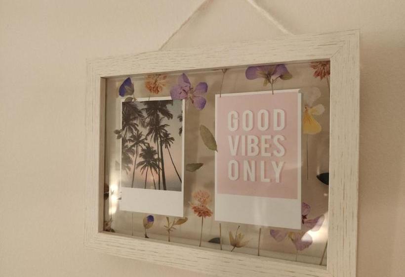 تختخواب و صبحانه Tizzy Apartment & Rooms