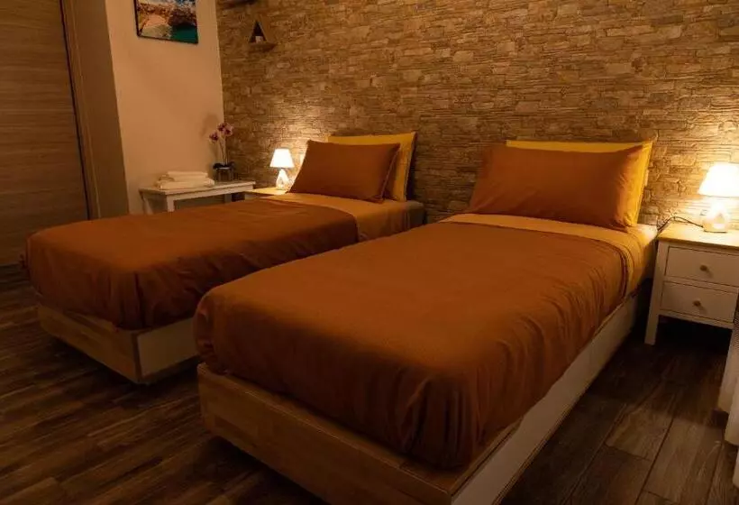 تختخواب و صبحانه Tizzy Apartment & Rooms