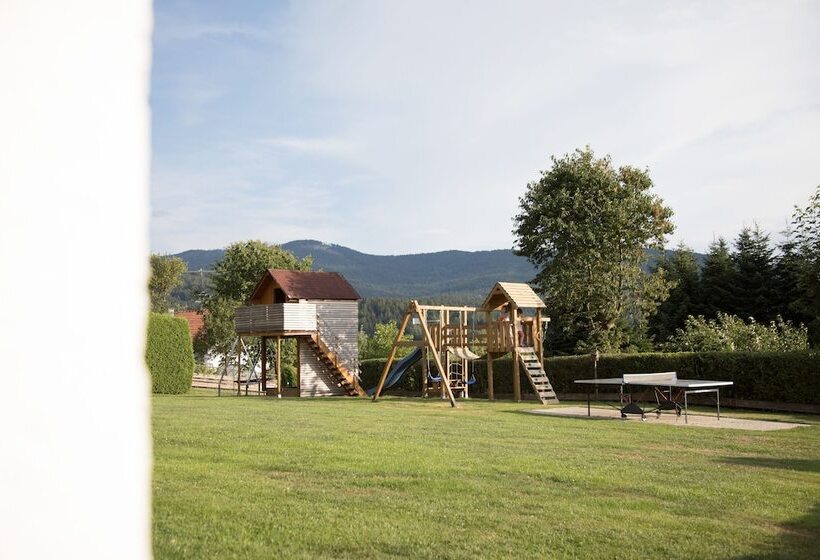 Hotel Apartamento En Un Ambiente Familiar Con Parque Infantil