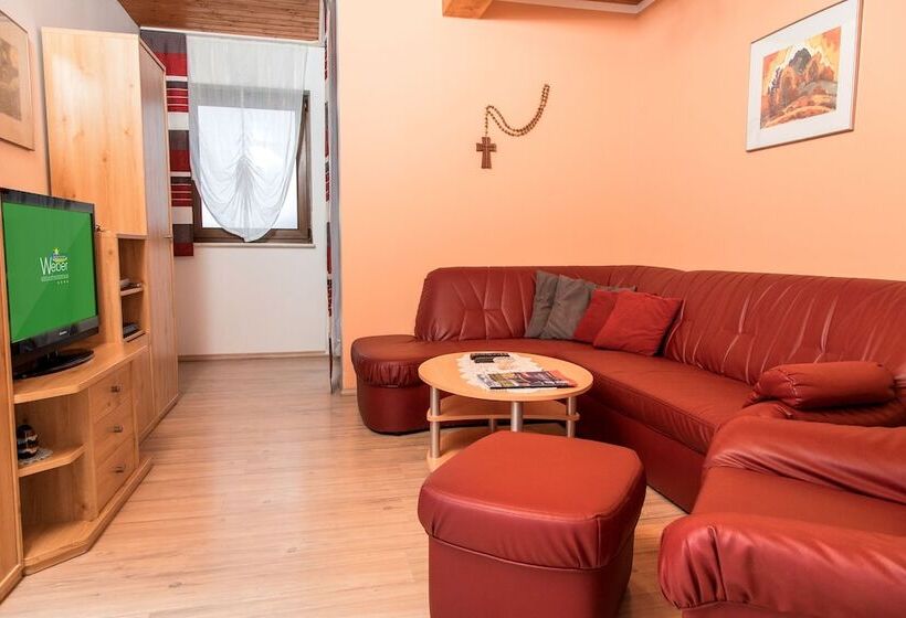 Hotel Apartamento En Un Ambiente Familiar Con Parque Infantil