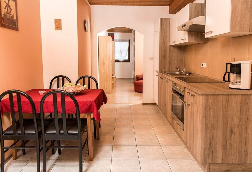 Hotel Apartamento En Un Ambiente Familiar Con Parque Infantil