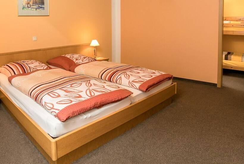 Hotel Apartamento En Un Ambiente Familiar Con Parque Infantil