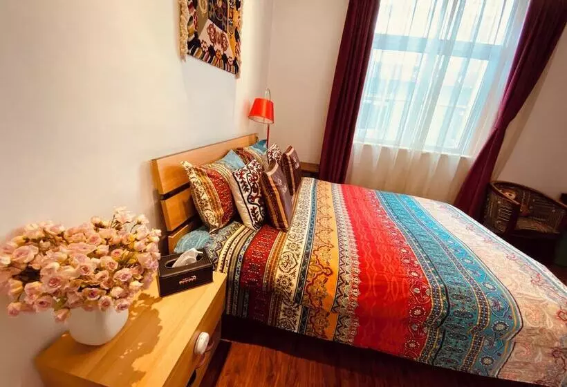 Linglong Yazhu Inn