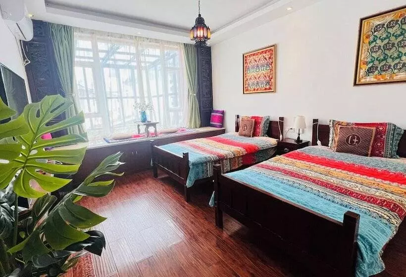 Linglong Yazhu Inn