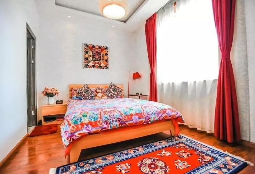 Linglong Yazhu Inn