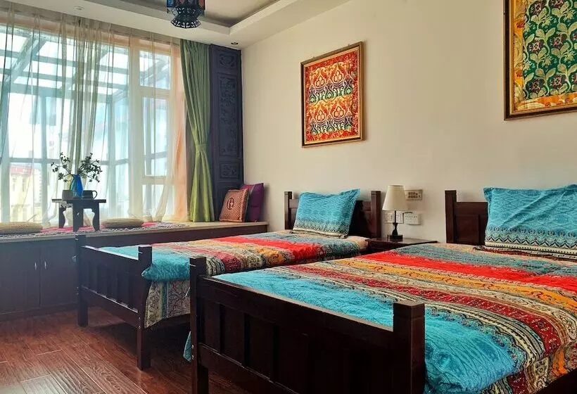 Linglong Yazhu Inn