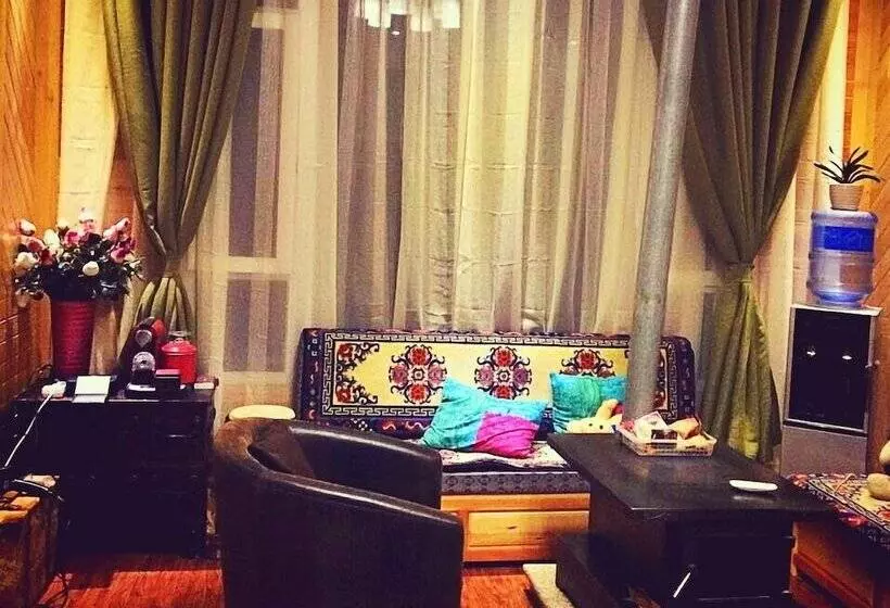 Linglong Yazhu Inn