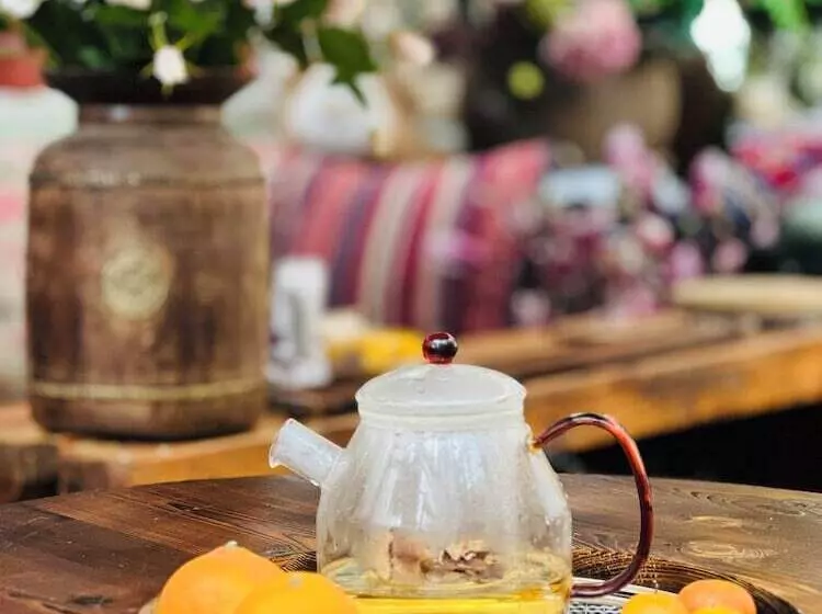 Linglong Yazhu Inn
