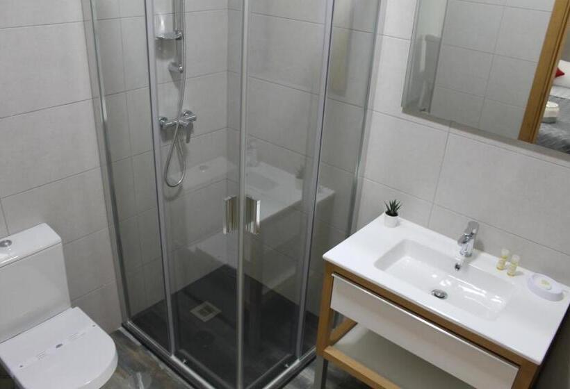 بنسيون Alojamento Girassol   Guest House   Quarto Com Casa De Banho Privativa