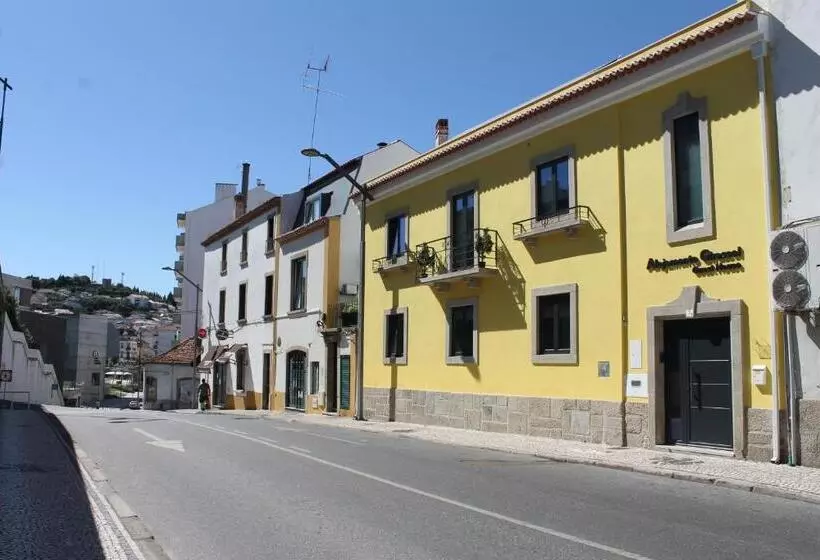 پانسیون Alojamento Girassol   Guest House   Quarto Com Casa De Banho Privativa