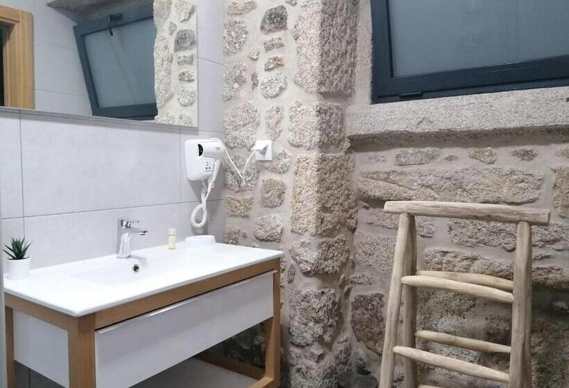 بنسيون Alojamento Girassol   Guest House   Quarto Com Casa De Banho Privativa