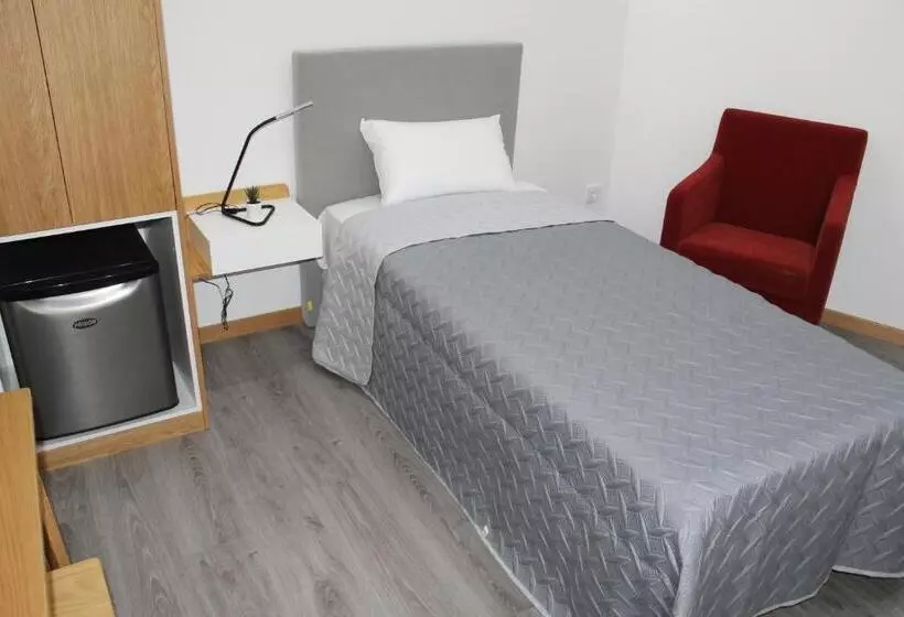 پانسیون Alojamento Girassol   Guest House   Quarto Com Casa De Banho Privativa