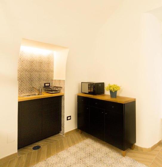 تختخواب و صبحانه A' Marunnella