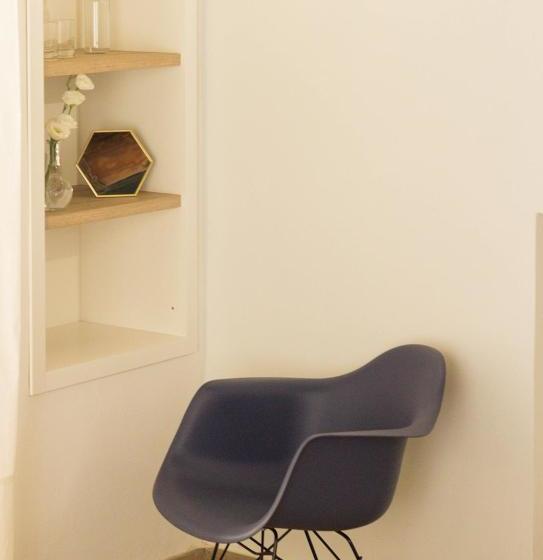 تختخواب و صبحانه A' Marunnella