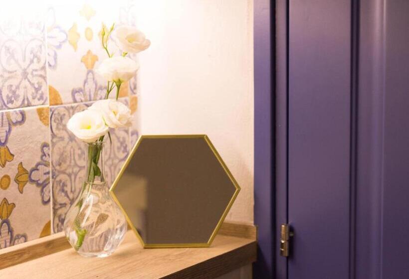 تختخواب و صبحانه A' Marunnella