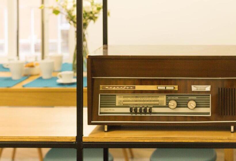 تختخواب و صبحانه A' Marunnella