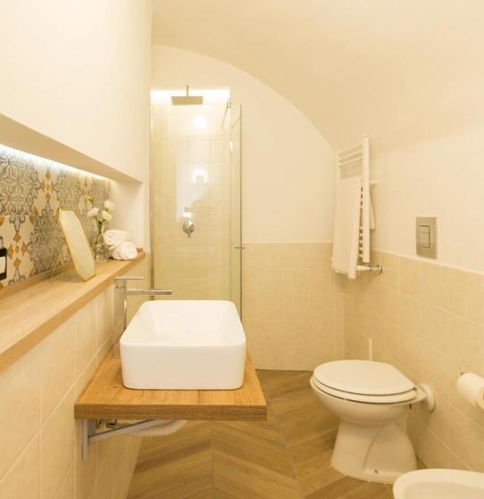 تختخواب و صبحانه A' Marunnella