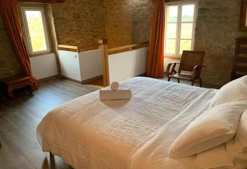 تختخواب و صبحانه La Maison Du Trapel