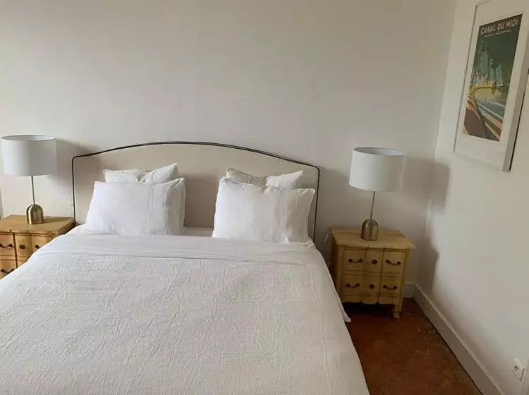 تختخواب و صبحانه La Maison Du Trapel