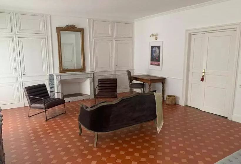 تختخواب و صبحانه La Maison Du Trapel