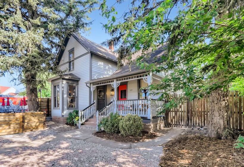 فندق A Lodge Lyons