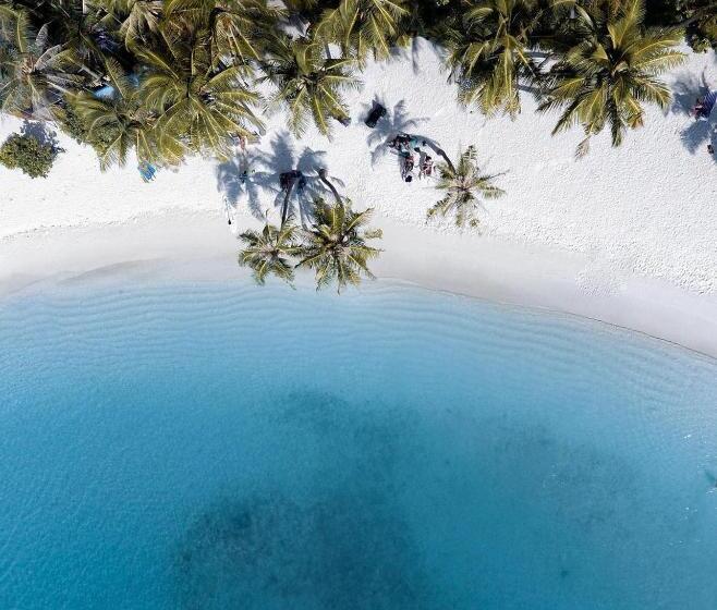 هتل Paradise Retreat, Maafushi