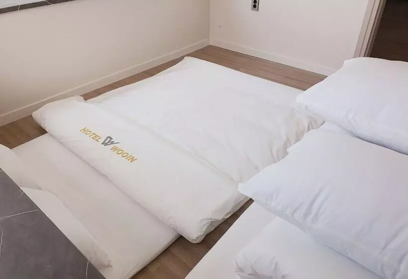 ホテル Wooin