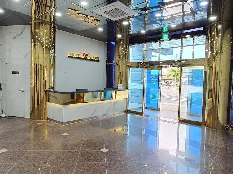 ホテル Wooin