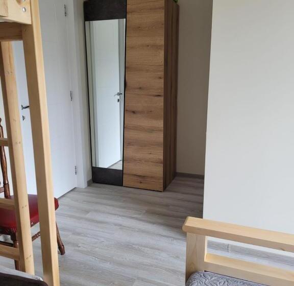 پانسیون Aronia Kazbegi