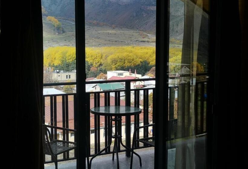 پانسیون Aronia Kazbegi