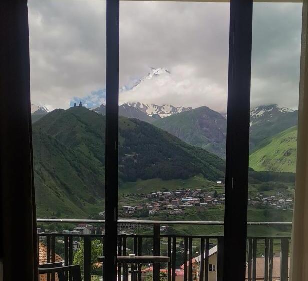 پانسیون Aronia Kazbegi