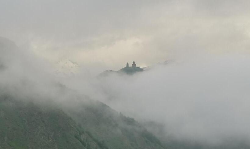 پانسیون Aronia Kazbegi