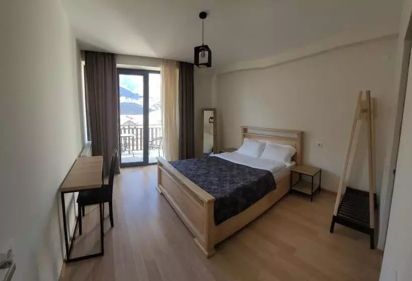 پانسیون Aronia Kazbegi