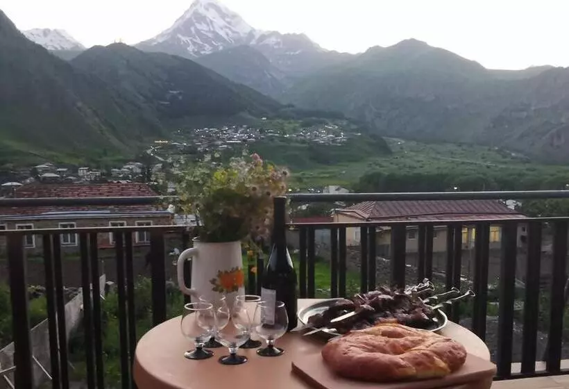 پانسیون Aronia Kazbegi