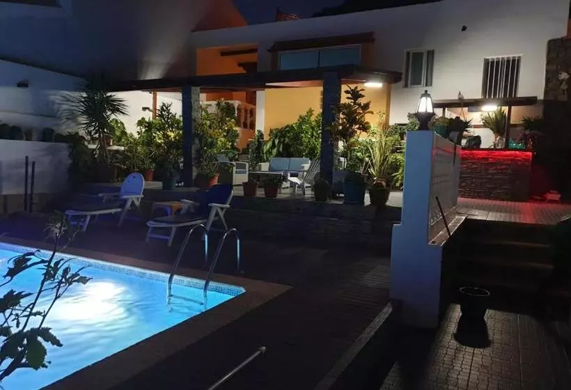 پانسیون Cactus Guest House