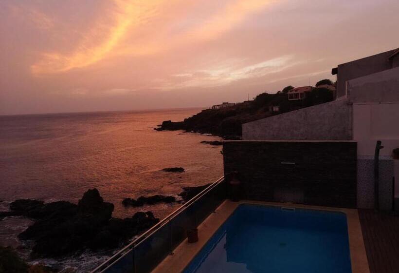 پانسیون Cactus Guest House