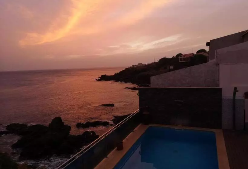 پانسیون Cactus Guest House