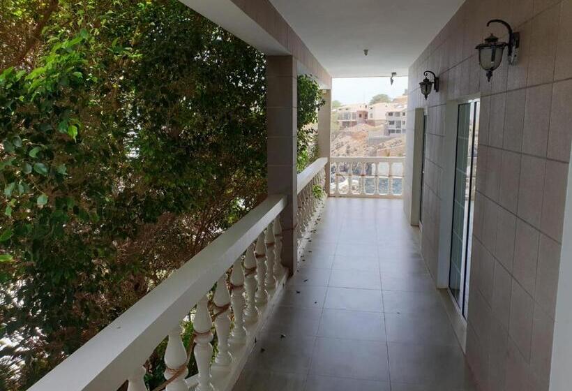 پانسیون Cactus Guest House