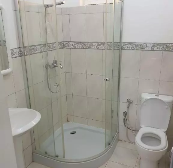 پانسیون Cactus Guest House