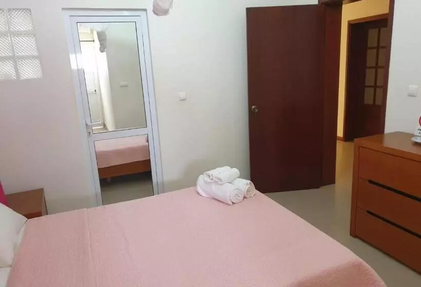 پانسیون Cactus Guest House