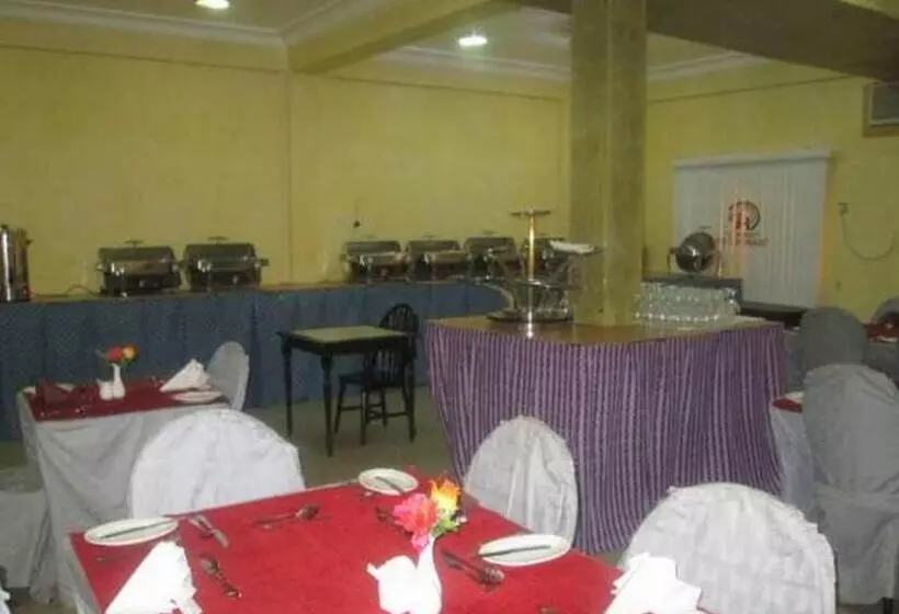 پانسیون Room In Apartment   Ayalla Hotels Suites Abuja Royal Suite