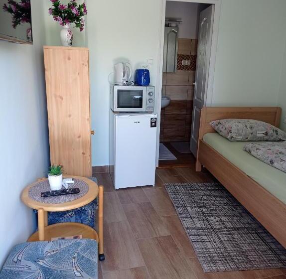 פנסיון Szieszta Vendégház