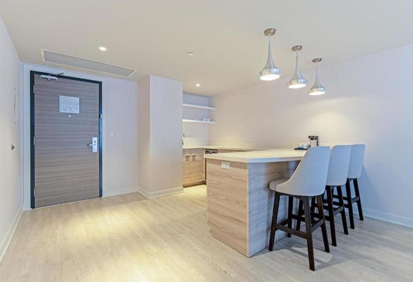 Aqsarniit Hotel And Conference Centre