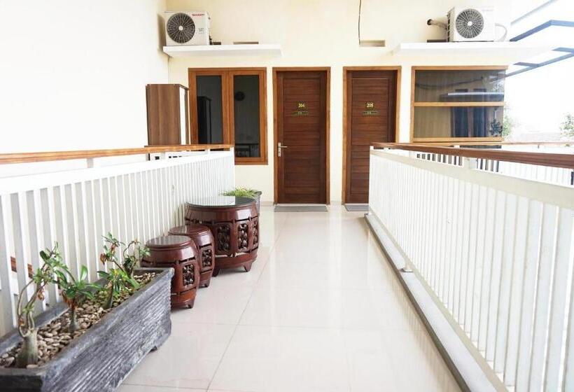 بنسيون Reddoorz @ Jalan Kedawung