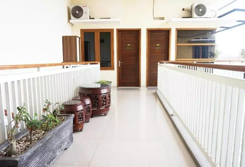 Majatalo Reddoorz @ Jalan Kedawung